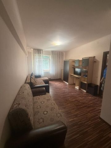 Inchiriez garsoniera 32mp, zona Stefan cel Mare, 400euro - Photo 2