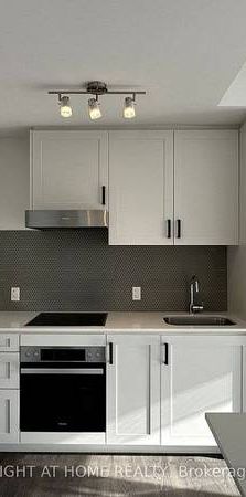 Yonge & Eglinton Stylish 2Bdrm Beautiful Modern Finishes Open Concept - Photo 1