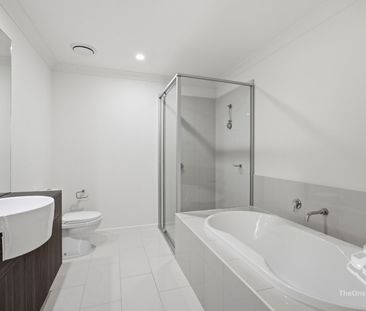 Opposite Park - 3 Bedrooms + Study - Photo 1