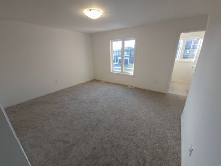 For Lease - 180 Bur Oak Drive, Thorold, Ontario - Photo 4