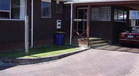 Full size 3 bedroom home - Photo 4