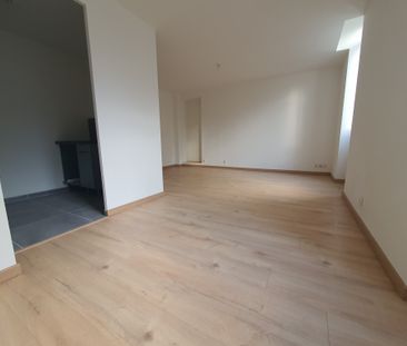 Location Appartement 1 pièce 32m² ROQUEVAIRE 13360 - Photo 1