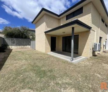 Stylish 3x2 Townhouse in the Heart of Nollamara - Photo 2