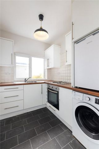 13 Cambria De Vesci Court Dun Laoghaire Co Dublin - Photo 2