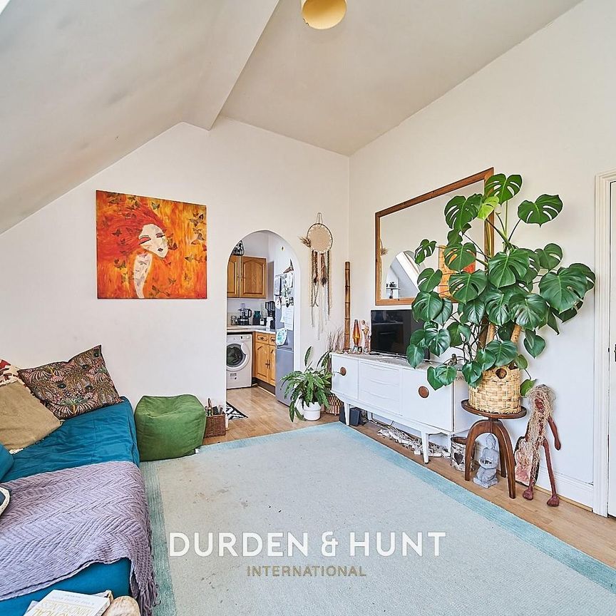 Forest View, London - Photo 1