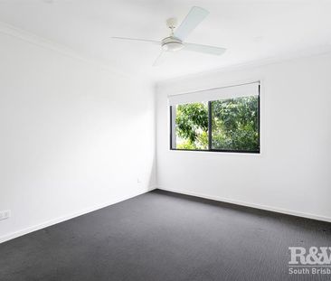 69 Salonica Road, Carina Heights - Photo 4