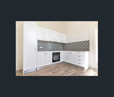 Modern One-Bedroom Flat - Photo 1
