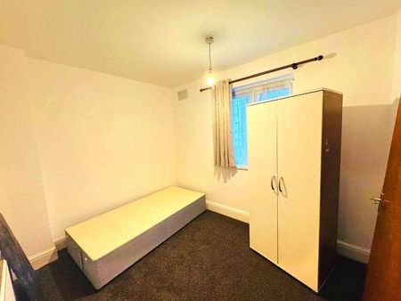 Grand Avenue, Wembley, Middlesex, HA9 - Photo 5