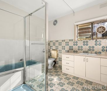 Spacious Family Home in Prime Fawkner Location - Photo 5
