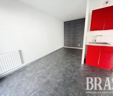 Location Appartement 2 pièces 46m² LES SABLES D OLONNE 85100 - Photo 2