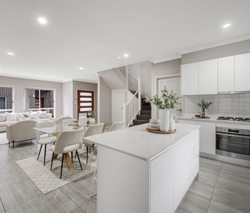 A Stunning Family Home in the Heart of Schofields !! - Photo 5