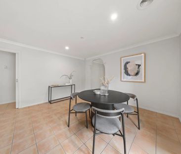 Comfortable Family Living Opposite Parklands - Photo 5