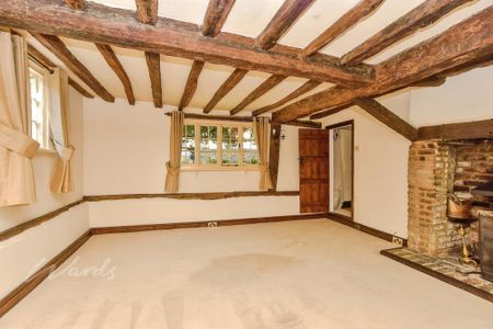 4 bedroom detached house to rent - Photo 2