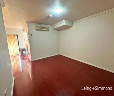 Comfortable three-bedroom townhouse - Photo 4