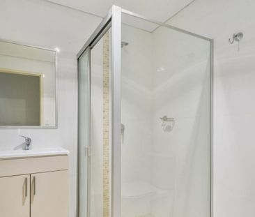 Modern 2 bedroom split level unit - Photo 6