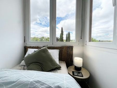 Calle de Ayllón, Madrid, Community of Madrid 28024 - Photo 2