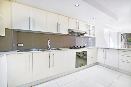 Executive apartment with prime location - Photo 4