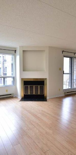 Grand condo 4 1/2 à louer à Pierrefonds - Photo 1