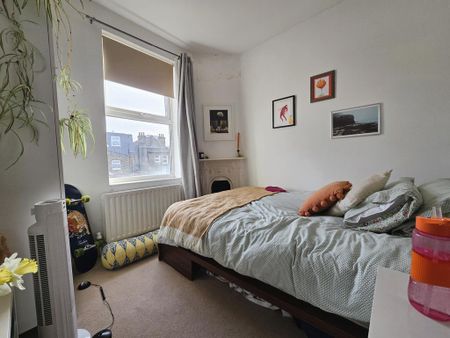 4 bedroom terraced house to rent - Photo 5