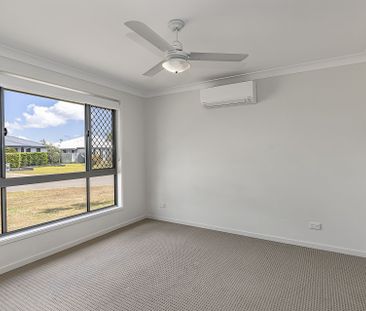 2/6 Cassinia Street, Mount Low - Photo 2