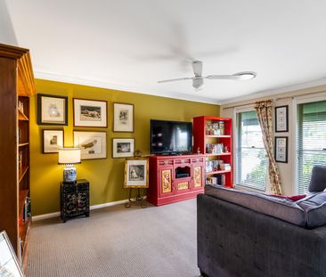 THOUGHTFULLY DESIGNED FAMILY HOME IN TIGHTLY HELD SOUTH MUDGEE LOCA... - Photo 2