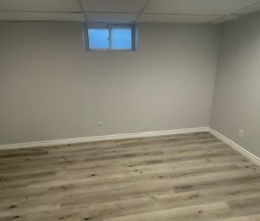 209 Dunlop St, D, Lower Barrie | $1400 per month | Plus Hydro - Photo 2