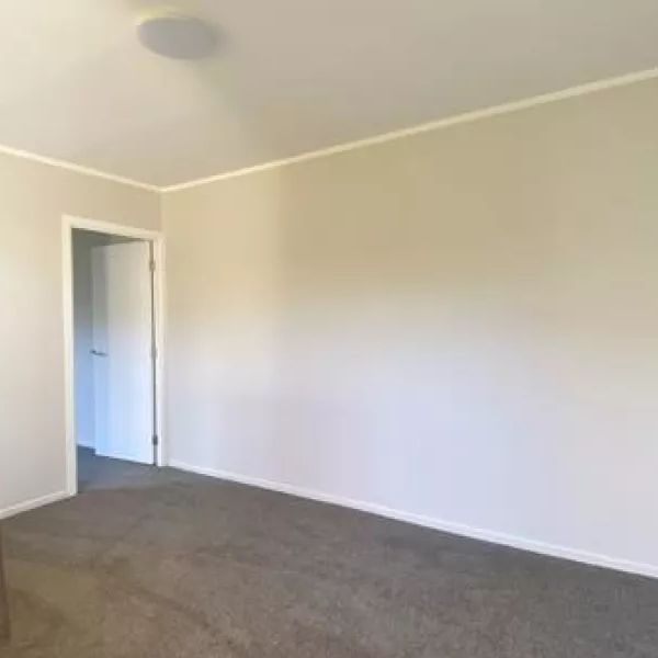 Modern 3-Bedroom Brick Unit in Mt Albert - Photo 1