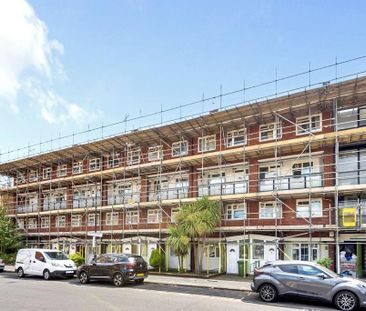 3 bedroom flat to rent - Photo 3