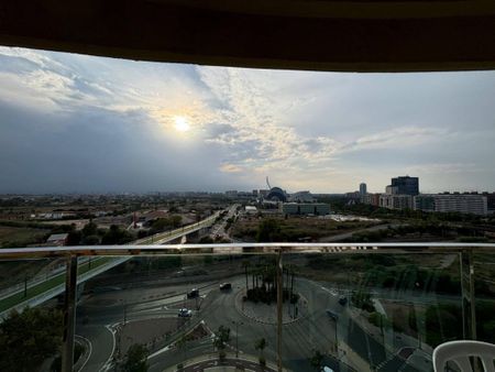 3 room luxury Flat for rent in Valencia, Spain - Photo 3