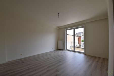 Gerenoveerd appartement te huur in het centrum van Eeklo! - Photo 5