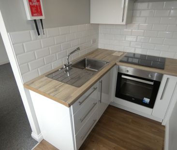 1 bed Apartment - To Let - Photo 2