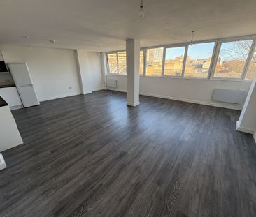 Market Square, Northampton - Photo 2