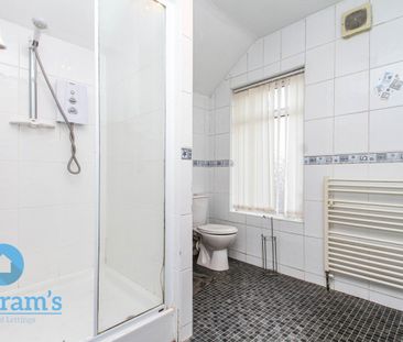 6 bed Mid Terraced House for Rent - Photo 2