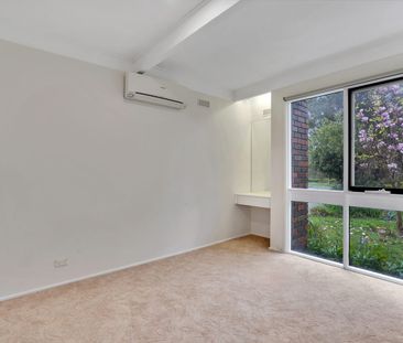 Splendidly renovated and irresistibly convenient - Photo 5