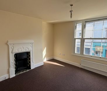 4 bedroom flat to let - Photo 4