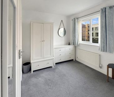 3 bedroom semi-detached house to rent - Photo 6