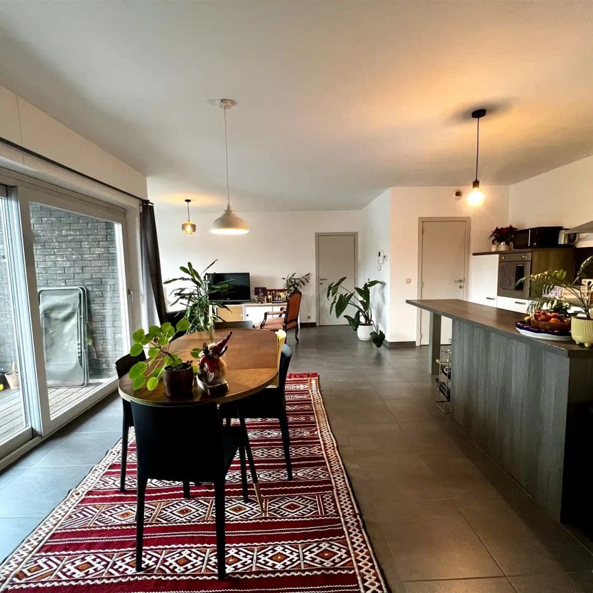 energiezuinig appartement met 2 slpkmrs & parkeerplaats - Photo 1