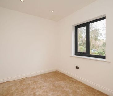 4 bedroom detached house to rent - Photo 6