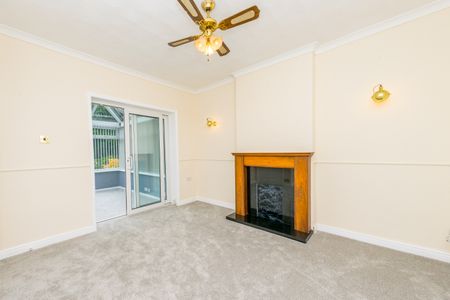 TOPCLIFFE LANE MORLEY LEEDS LS27 0HL - Photo 4