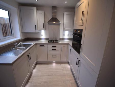 3 bedroom semi-detached house to rent - Photo 3