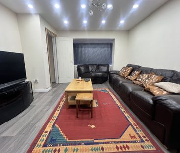 Lapwing Close, Leicester - Photo 2