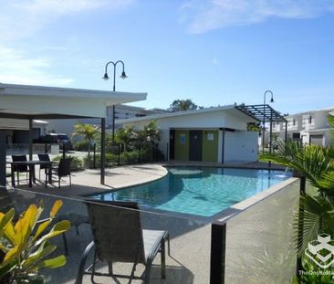 3 BEDROOM TOWNHOUSE AVAILABLE 14TH NOVEMBER - Photo 3