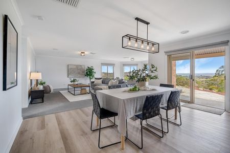 Spacious 5-Bedroom Family Home with Stunning Views in Buninyong - Photo 2
