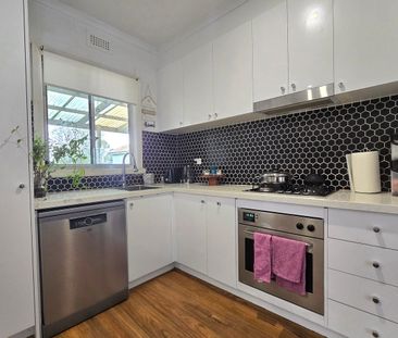 Renovated Delight - Photo 5