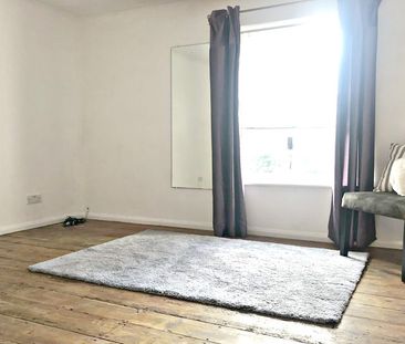 2 bedroom property to rent - Photo 3