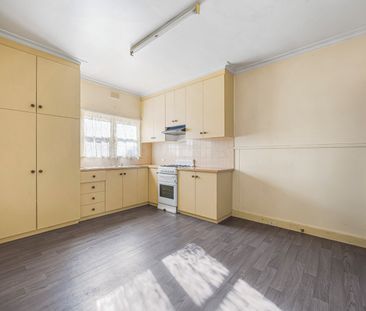 EXCELLENT HOME IN GREAT LOCATION WITH LARGE YARD - Photo 3