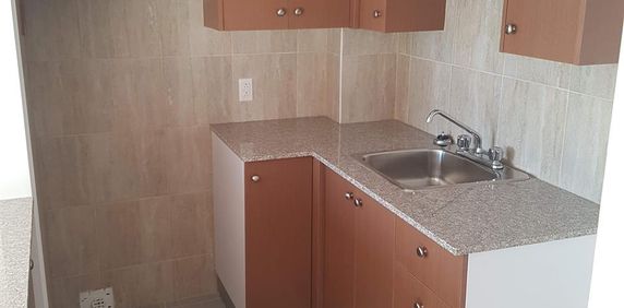 1 CH - 1 SDB - Laval - $1,250 /mo - Photo 2