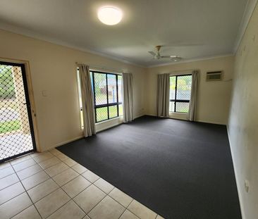 Riverside Bliss: 4-Bedroom Home in Douglas - Photo 2