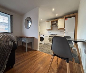 2 bedroom flat to rent - Photo 6