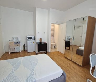 Room in a Shared House, Hardwicke Road, N13 - Photo 1